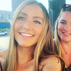 Meet your Posher, Courtney